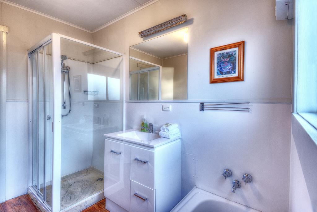Cove Beach Apartment 2 โคลส์เบย์ ภายนอก รูปภาพ